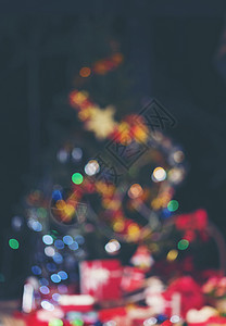 诞家庭房树节日的波克照明,模糊的节日背景图片