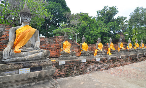 佛陀雕像泰国的瓦台柴蒙科尔阿尤塔亚图片