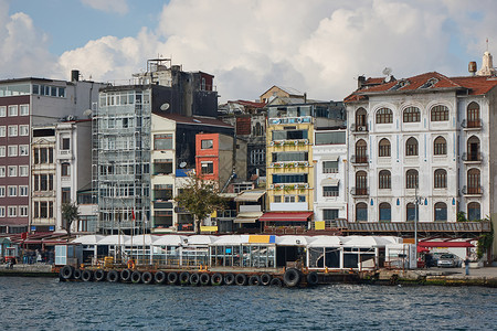 城市景观与现代建筑海滨,伊斯坦布尔土耳其现代建筑的城市景观图片