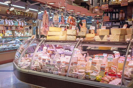 西牙巴塞罗那市场的奶酪摊巴塞罗那市场的奶酪摊图片