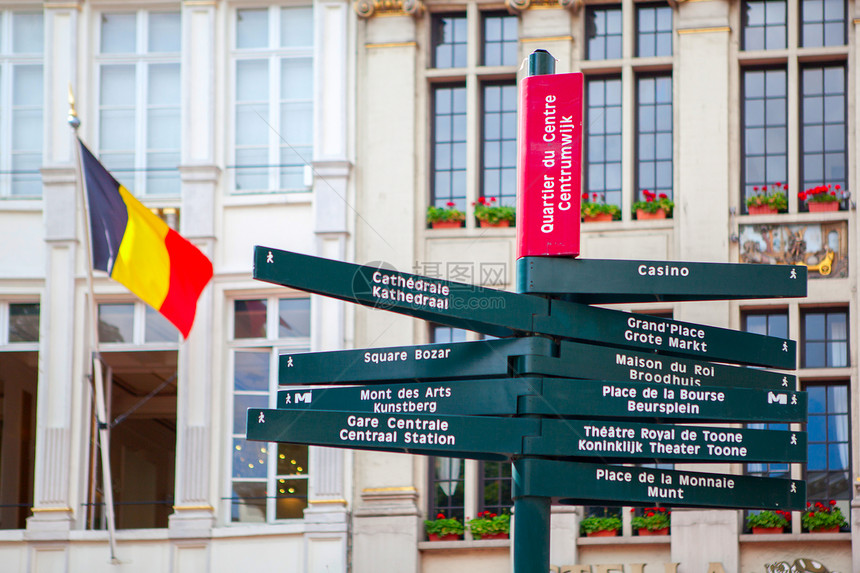 比利时布鲁塞尔市中心游客的传统定向标志布鲁塞尔市中心游客的传统定向标志,图片