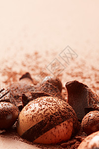 美味的巧克力糖果可可粉特写美味的巧克力糖图片