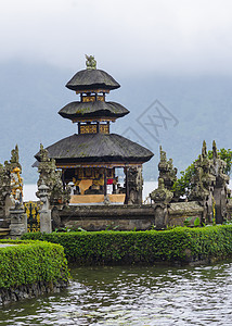 巴拉乌伦达努神庙贝拉坦湖上巴厘岛背景图片