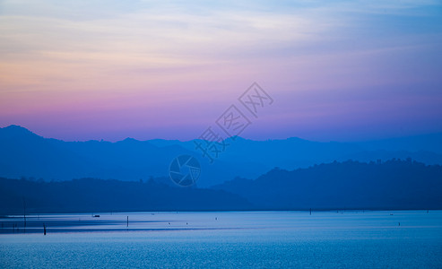 热带湖泊日落景观观图片