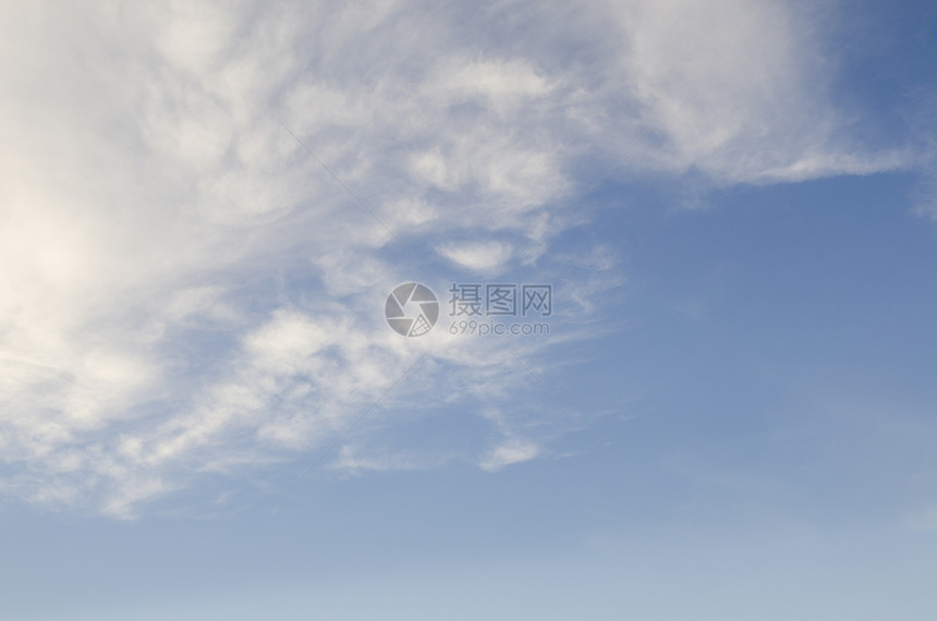 蓝天上的云图片