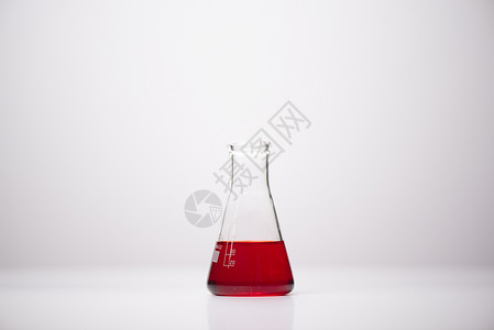 科学实验室的水溶液瓶图片