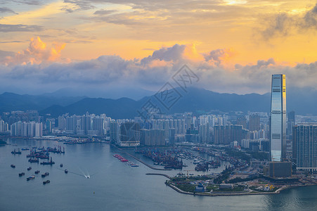 香港维多利亚峰上的维多利亚港日出图片