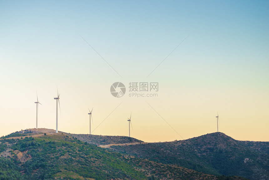 希腊山丘上的风车风电场,欧洲可再生绿色能源的来源生态学希腊山丘上的风车图片