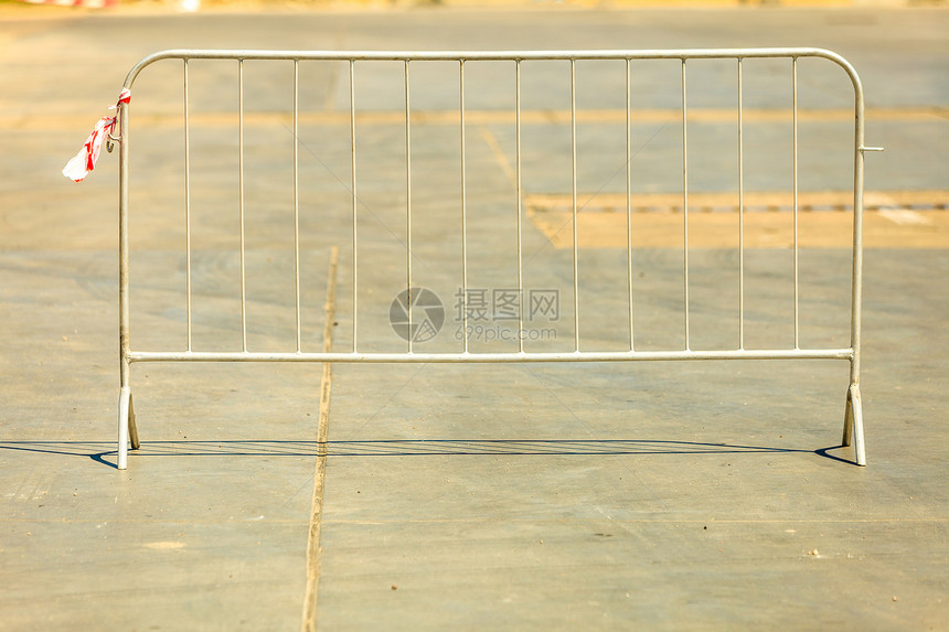 安全保护站混凝土上的路障金属运输屏障站混凝土上的路障图片
