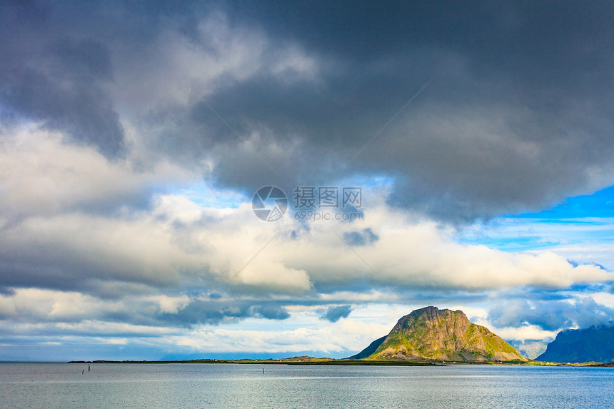 挪威风景优美的海景洛芬群岛,蓝海山脉,诺德兰县,挪威洛芬岛挪威的海景图片