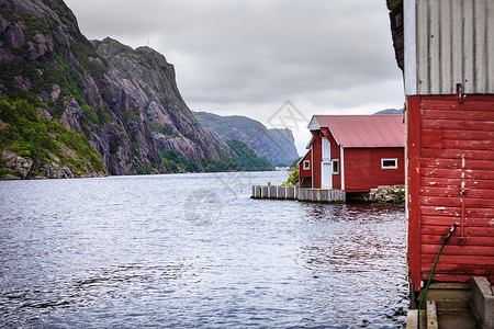 挪威小历史渔村的传统红色房屋挪威渔村的木屋图片