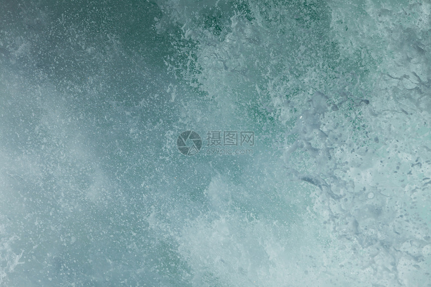 蓝色白色海水波泡沫抽象背景海水抽象背景图片