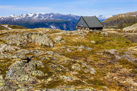松恩杰莱挪威极光拉尔达尔的山区远处雪峰的岩石景观旅游景区路线极光山脉景观挪威风景道极光背景