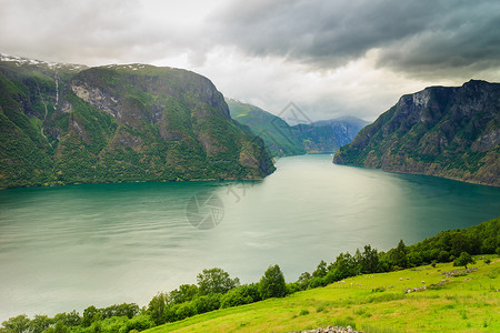 旅游旅行风景自然景观风景如画的极光谷挪威峡湾斯堪的纳维亚半岛挪威峡湾极光谷的景色背景图片