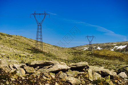 输电塔,电力线高压塔挪威山区景观电力线电压塔山区抗蓝天图片