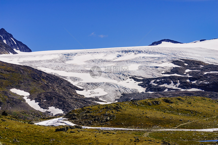 夏季的山地景观,雪峰冰川旅游景区路线55索涅夫杰莱的洛姆高朋,挪威山与冰冰川诺威索格尼菲莱路图片