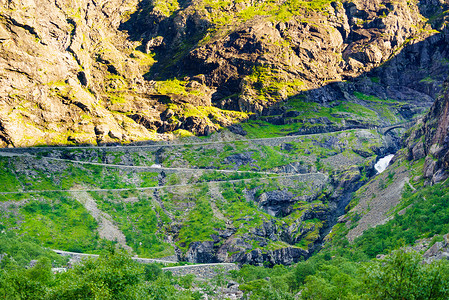 挪威欧洲,巨魔路径巨魔巨魔景区山路瀑布桥旅游路线挪威的巨蜥山路背景图片