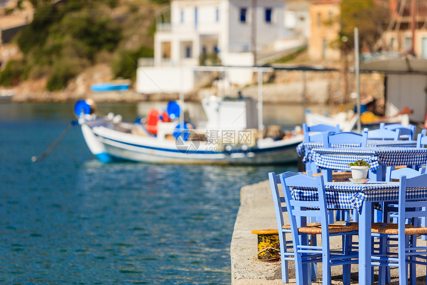 海边蓝色桌椅,希腊海边开咖啡馆户外餐厅度假胜地暑假希腊海边开咖啡馆户外餐厅图片