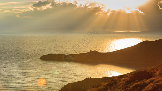 海斯帕希腊海岸线清晨日出,希腊佩罗奔尼撒马尼美丽的风景自然风光日出时的希腊海岸PeloponneseMani背景