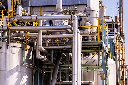 日本川崎石油化工厂管道结构背景图片