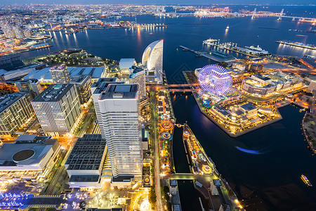 日本横滨市全景现代城市的鸟瞰图,日落后的蓝色小时傍晚横滨日本人口大城市背景图片