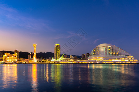 神户港口塔日落黄昏神户市中心海戈关西日本背景图片