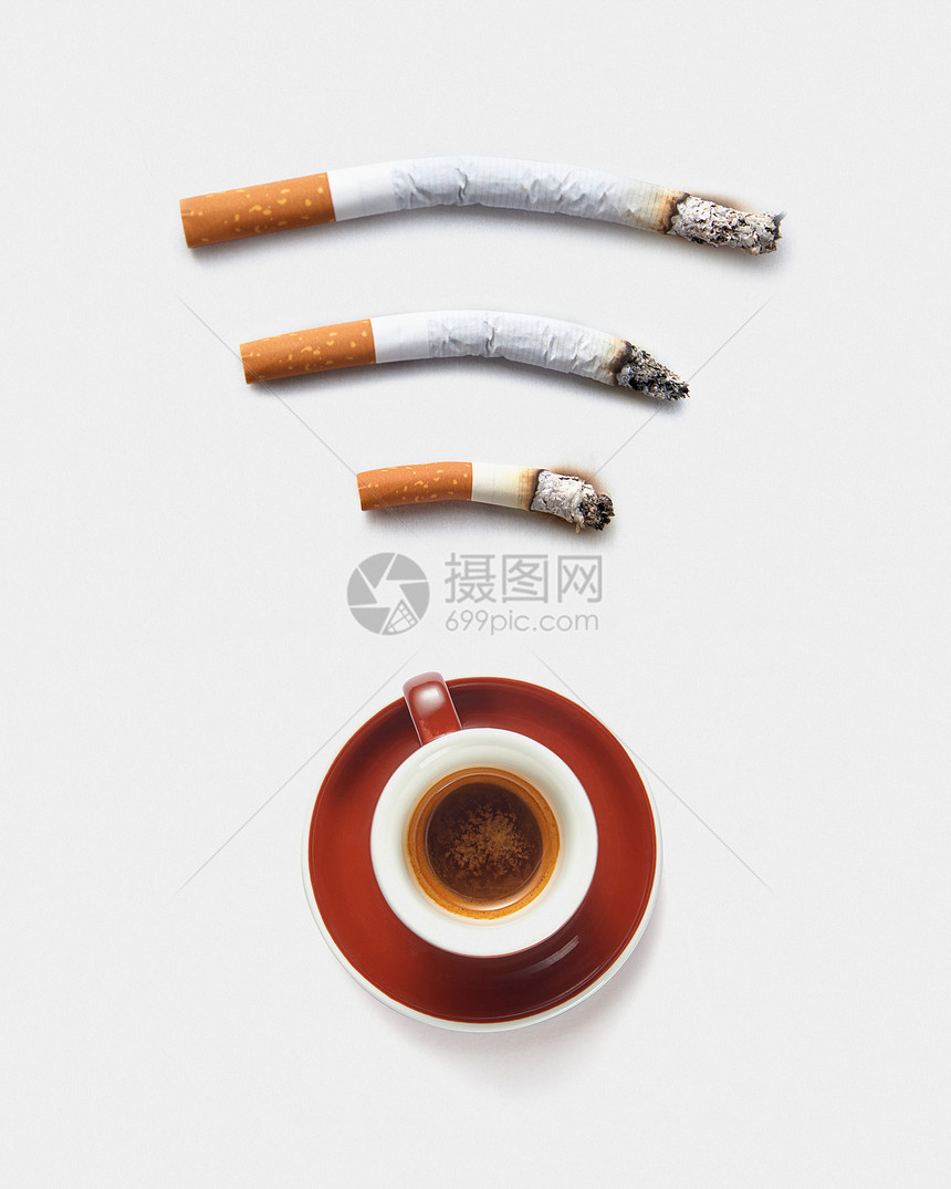 三只蟑螂围绕着杯咖啡,个无线模拟浅灰色背景与吸烟成瘾的香烟咖啡杯无线网络图标图片