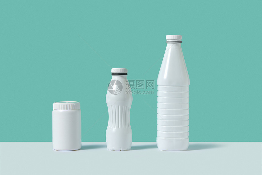 空白模拟白色塑料瓶,同大小形状的双调背景与阴影用阴影模拟塑料瓶图片