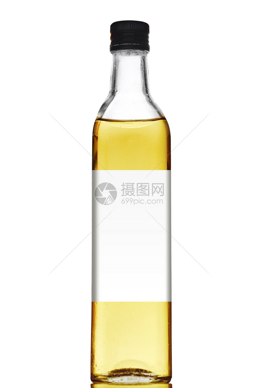 白上隔着空标签的橄榄油瓶图片