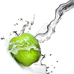 白孤立的绿苹果上鲜水点滴背景图片