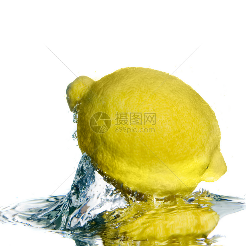 水上新鲜柠檬白隔着泡图片