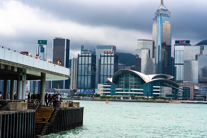 香港20年3月6日香港城市风景与摩天大楼图片