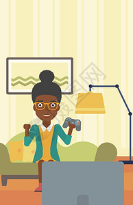 手影游戏坐在客厅的沙发上拿着手柄玩游戏的非裔女人矢量图插画