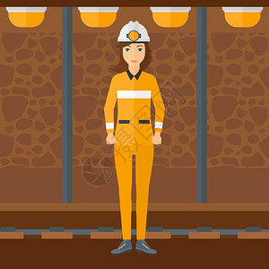 一位戴安全帽身处隧道的矿工图片