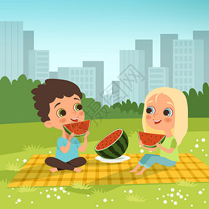 吃大西瓜孩子孩子们坐在城市花园里吃水果野餐插画
