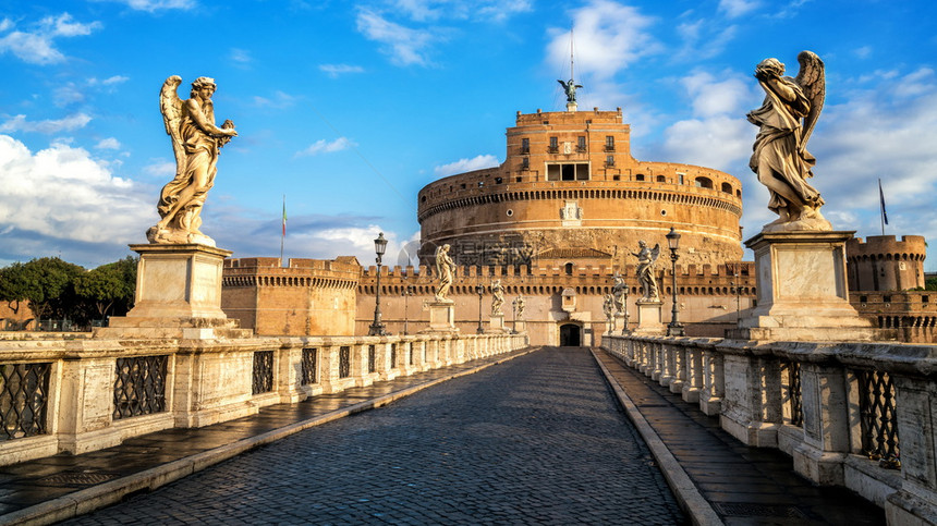 意大利著名的旅游景点卡斯特桑安其罗曾经是最高的罗马建筑图片