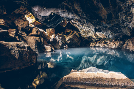 克霍塔基亚熔岩洞穴图片