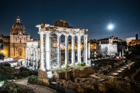 夜幕下的罗马论坛景观图片