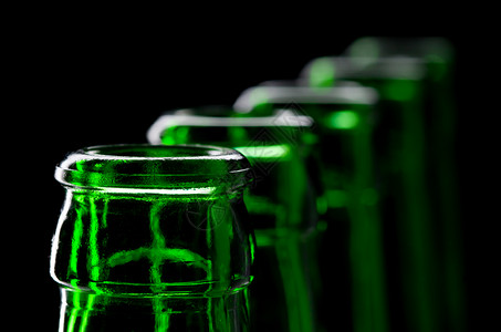 绿啤酒瓶图片