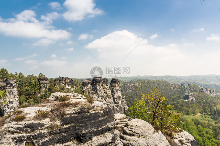 岩石山顶自然景观图片