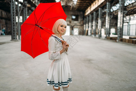 红雨伞的金发美女时尚亚洲文化背景图片