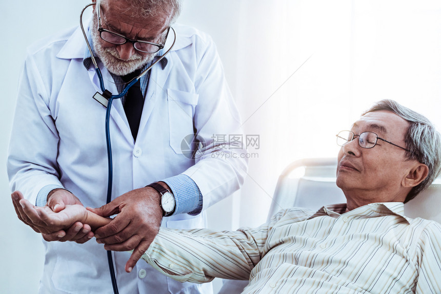 医生与病人图片