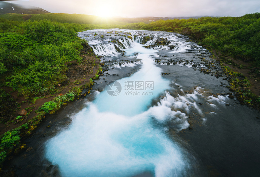 冰原的布列克库斯科佐尔布鲁阿福斯瀑是著名的景点图片