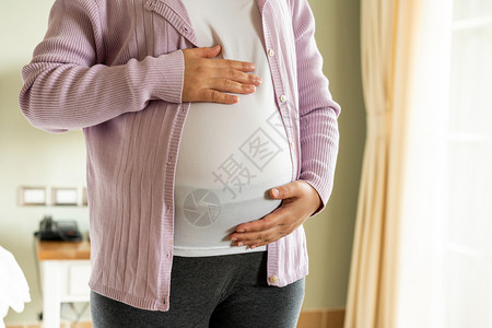 孕妇在产妇前护理图片