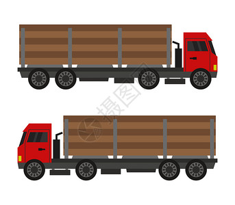 装有木柴的红色卡车行驶对比图图片