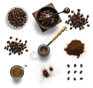白色背景中咖啡研磨过程顶部视图高清图片