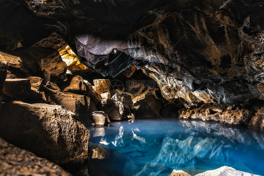 克霍塔基亚熔岩洞穴图片