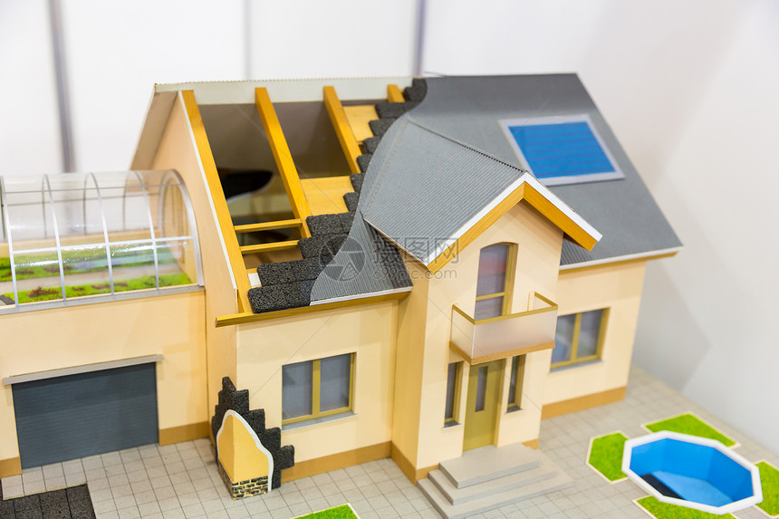 房屋模型顶的隔热概念节能和省资金的材料和系统图片
