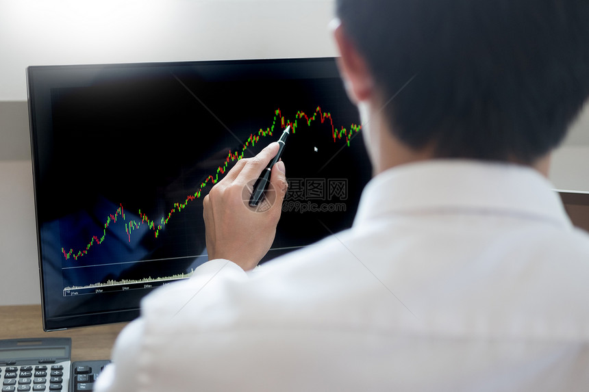 金融中介人研究证券交易统计讨论算机监测商业投资企家贸易概念图片
