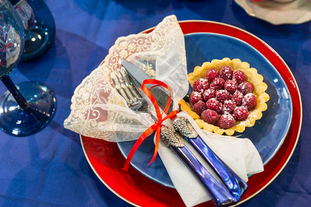 节日庆典宴会桌水果和浆图片